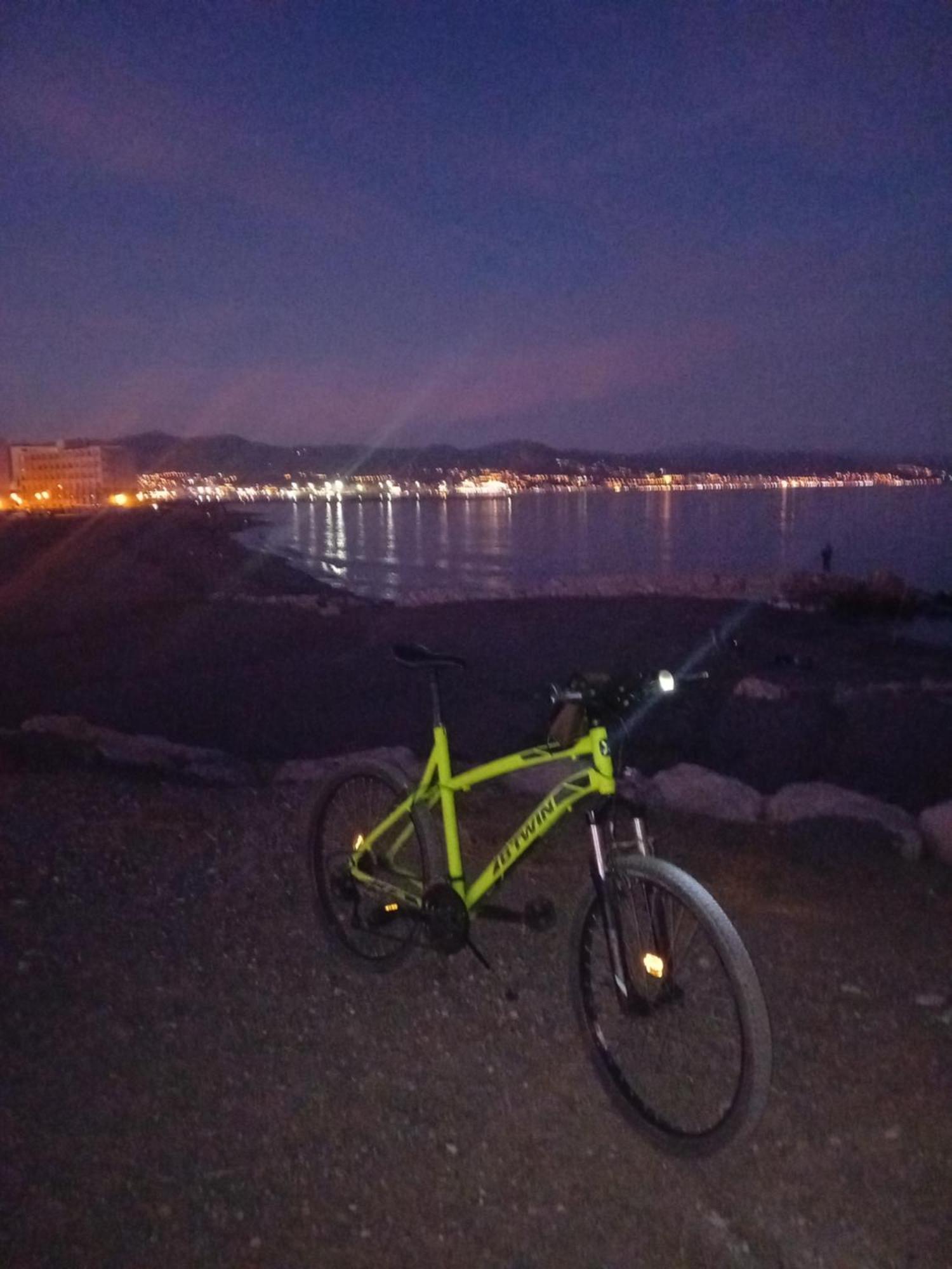 Apto A 5 Min A Pie De La Playa Málaga Dış mekan fotoğraf